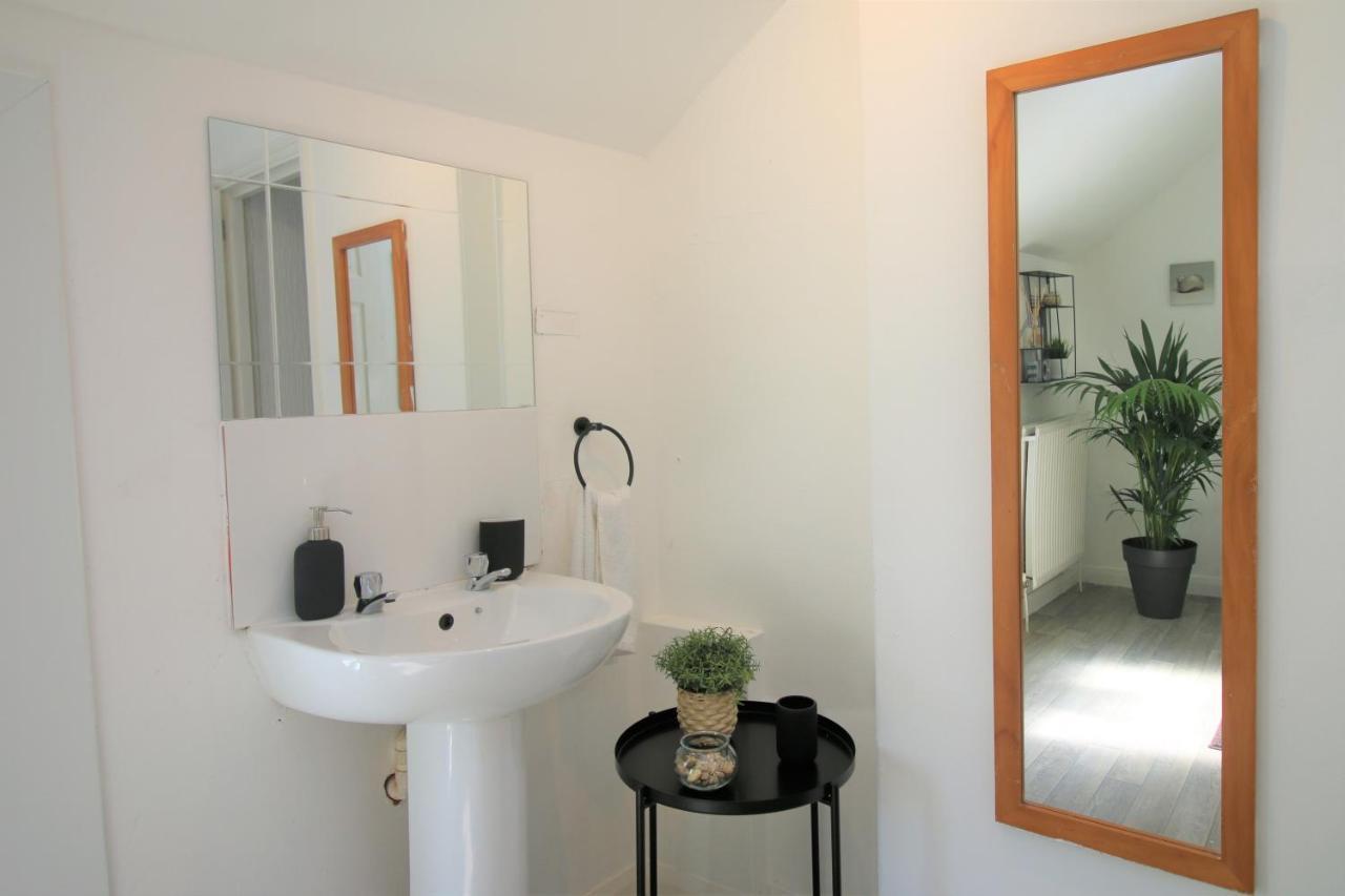 Three Bedroom Townhouse - Free Local Parking - By Property Promise Cardiff Eksteriør billede