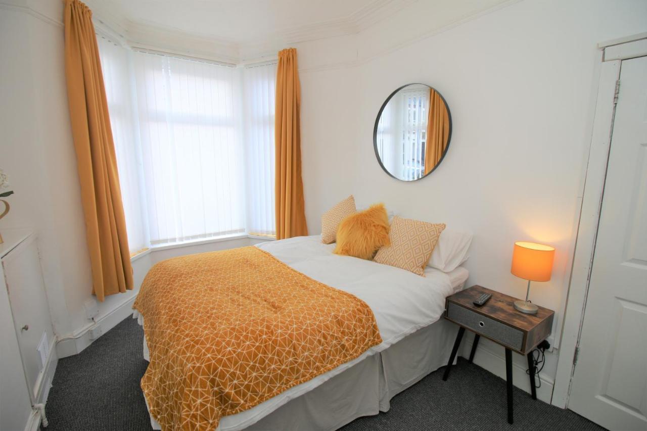 Three Bedroom Townhouse - Free Local Parking - By Property Promise Cardiff Eksteriør billede
