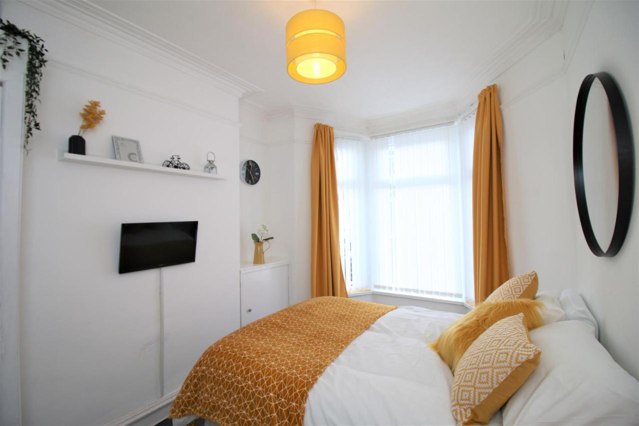 Three Bedroom Townhouse - Free Local Parking - By Property Promise Cardiff Eksteriør billede