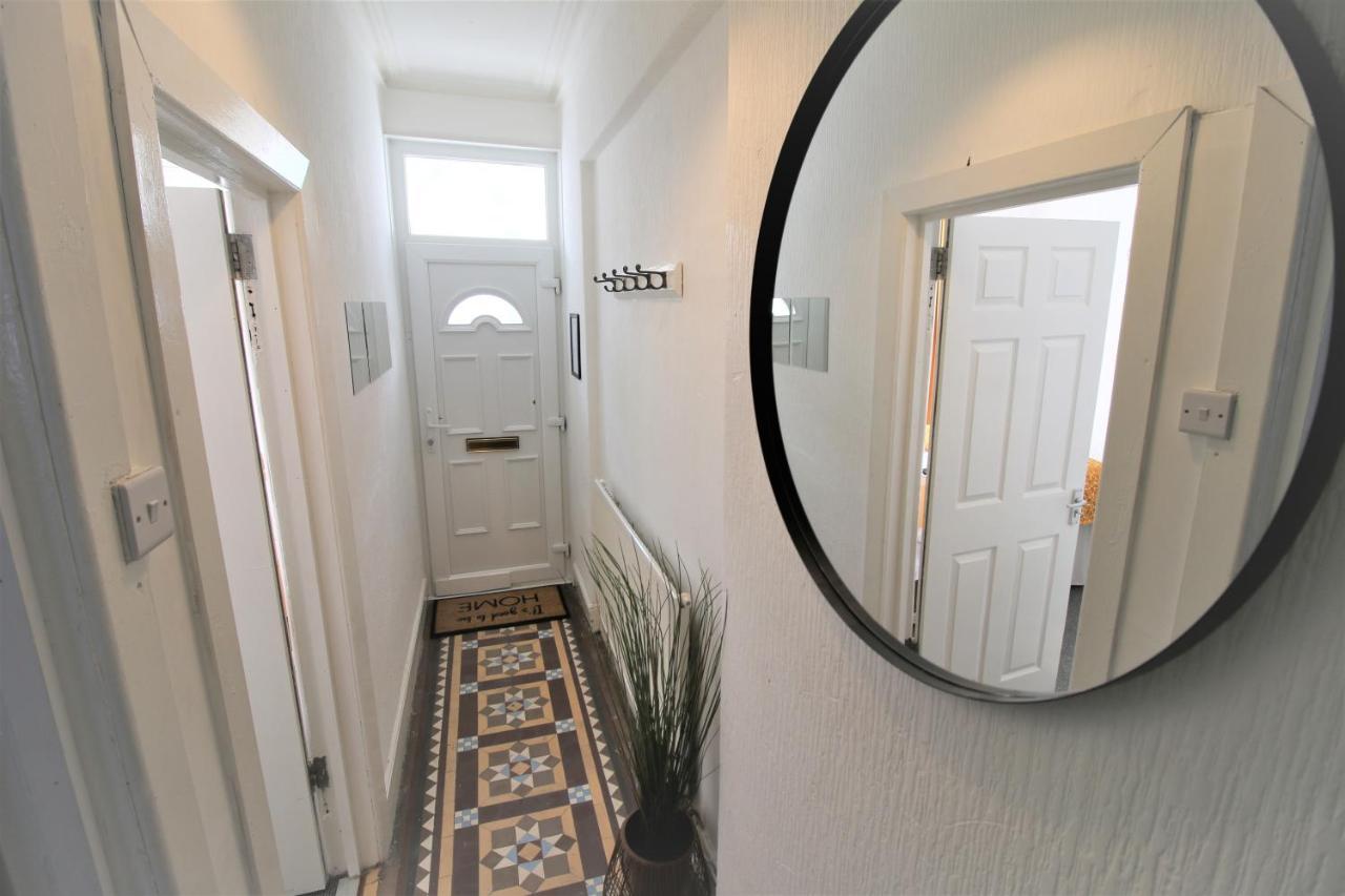 Three Bedroom Townhouse - Free Local Parking - By Property Promise Cardiff Eksteriør billede