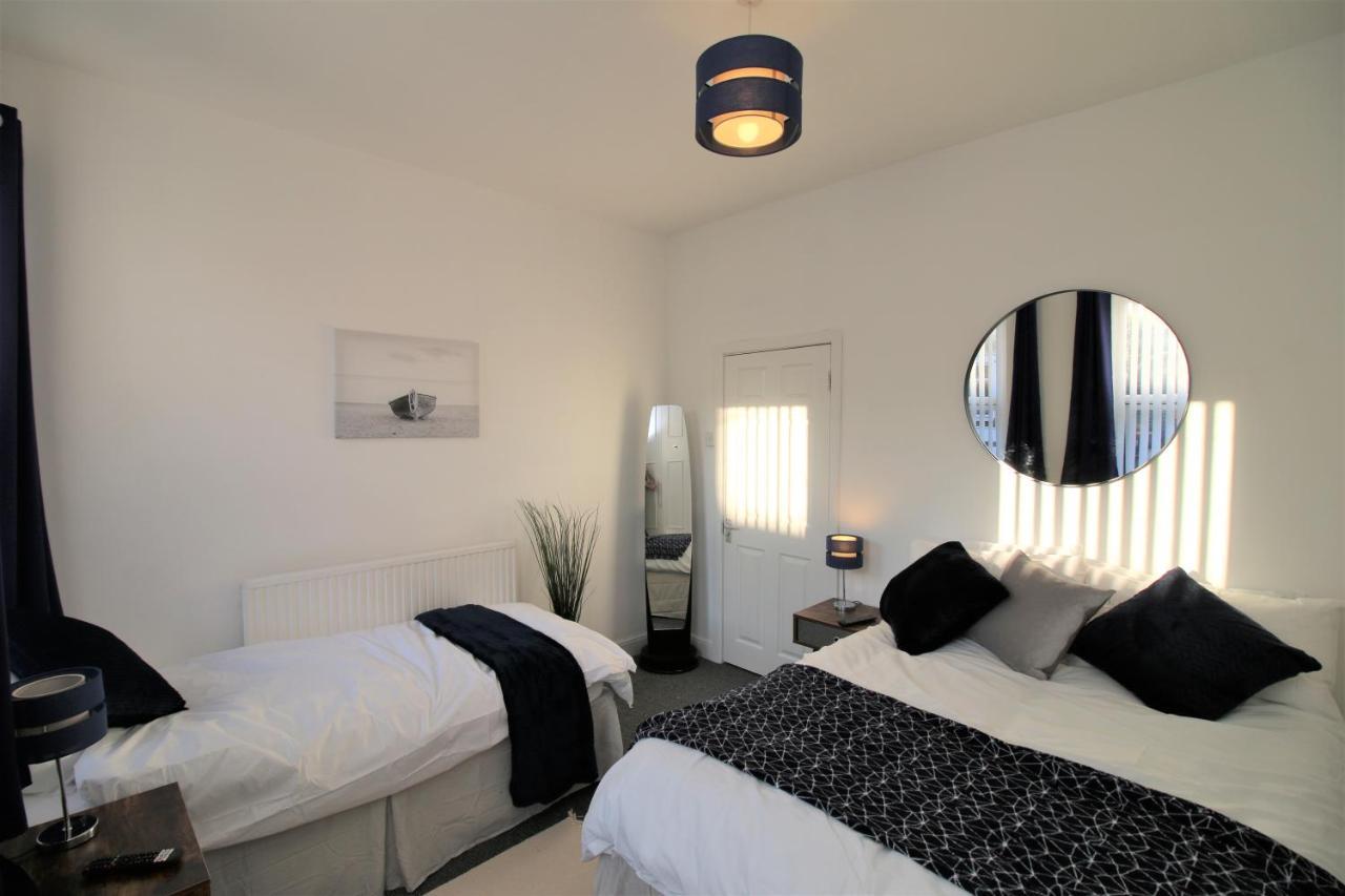 Three Bedroom Townhouse - Free Local Parking - By Property Promise Cardiff Eksteriør billede