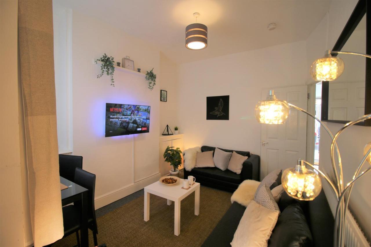 Three Bedroom Townhouse - Free Local Parking - By Property Promise Cardiff Eksteriør billede